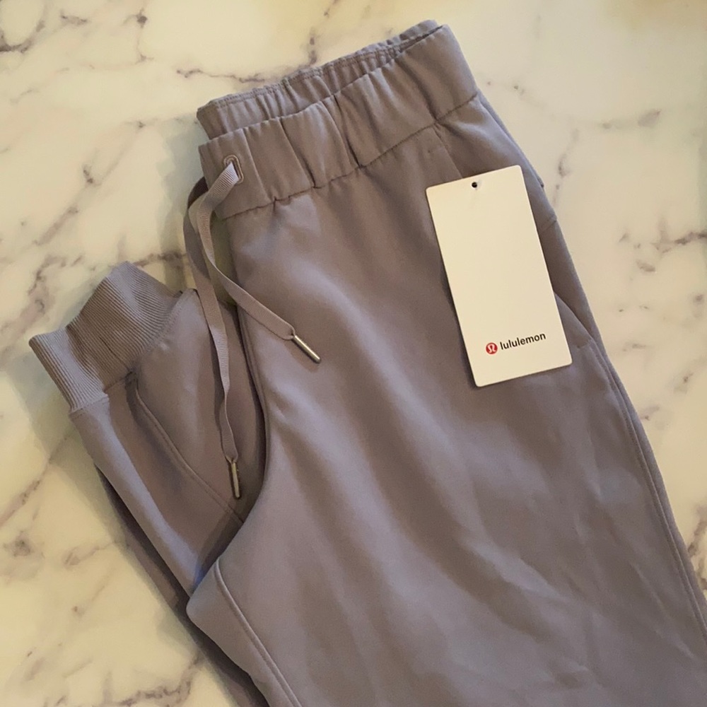 Lulu On the Fly jogger